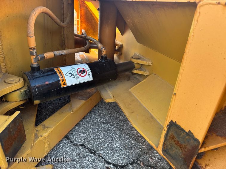 image for item EA2056 Henke REL 12 wheel loader snow plow