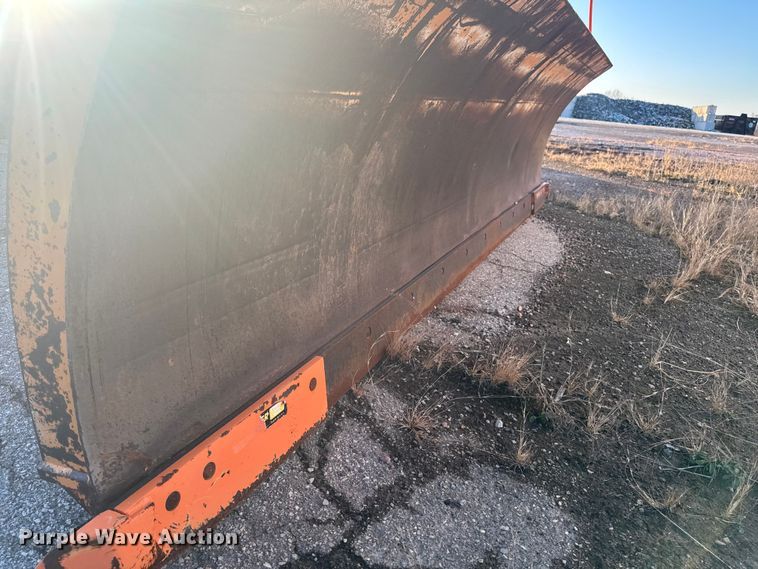 image for item EA2056 Henke REL 12 wheel loader snow plow