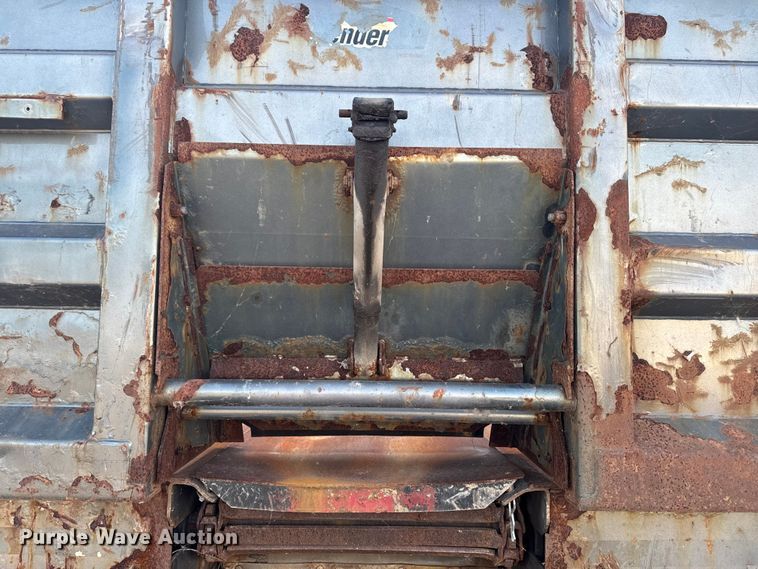 image for item EA2057 2014 Freightliner 108SD dump truck