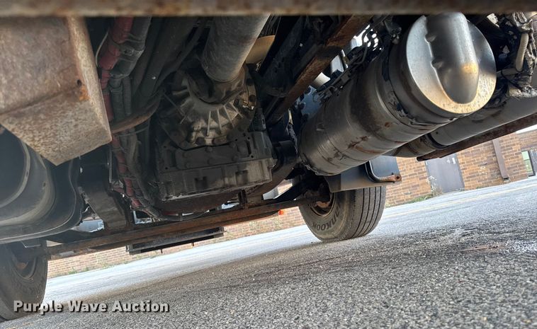 image for item EA2057 2014 Freightliner 108SD dump truck