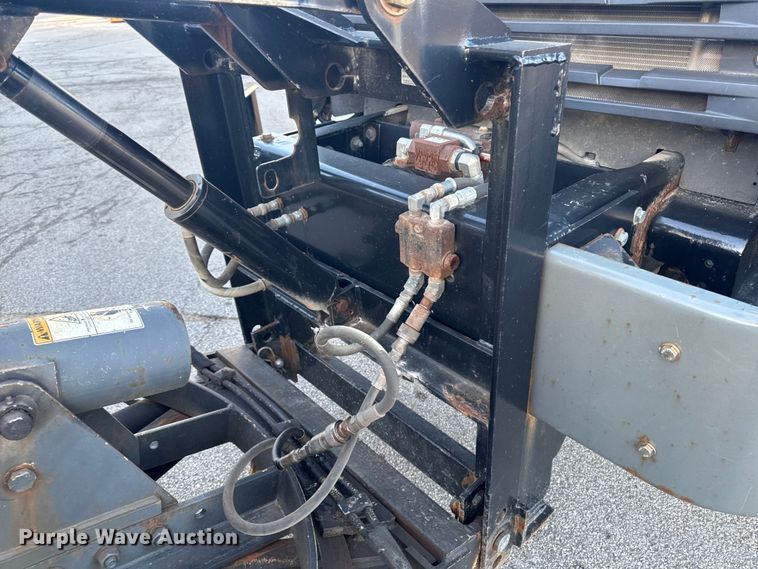 image for item EA2057 2014 Freightliner 108SD dump truck