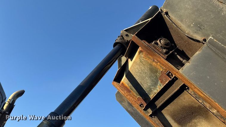 image for item EA2057 2014 Freightliner 108SD dump truck