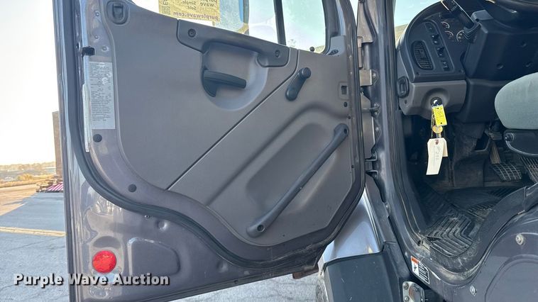 image for item EA2057 2014 Freightliner 108SD dump truck