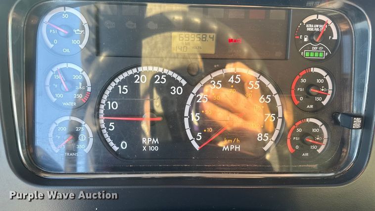 image for item EA2057 2014 Freightliner 108SD dump truck