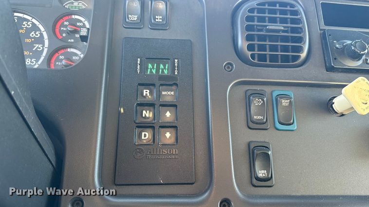 image for item EA2057 2014 Freightliner 108SD dump truck