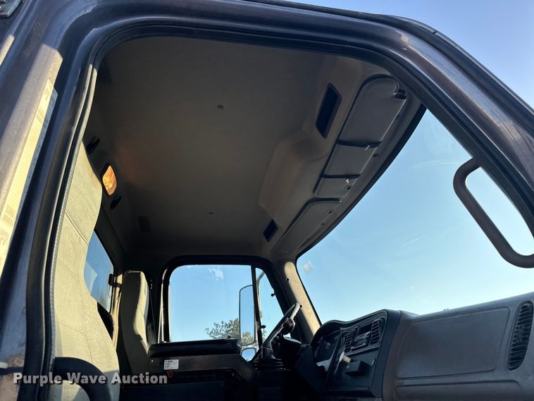 image for item EA2057 2014 Freightliner 108SD dump truck