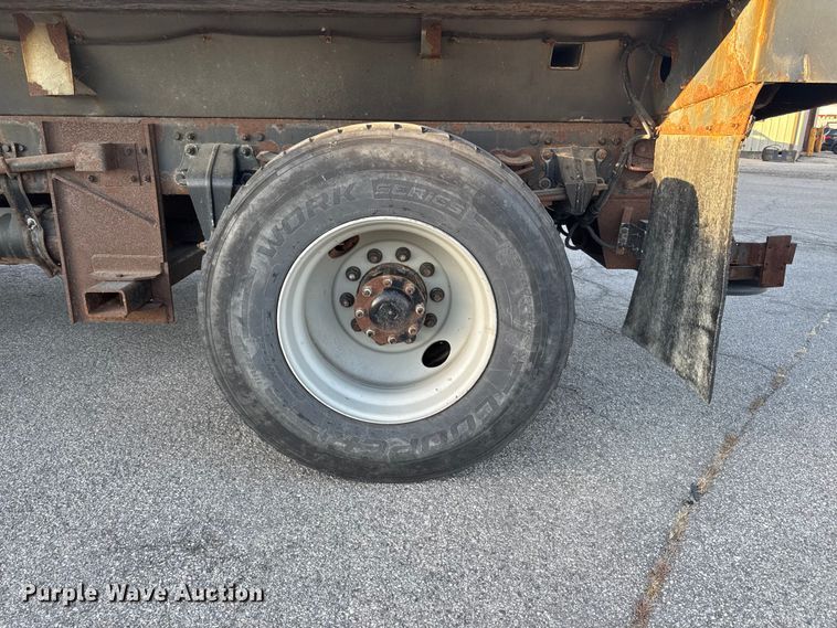 image for item EA2057 2014 Freightliner 108SD dump truck