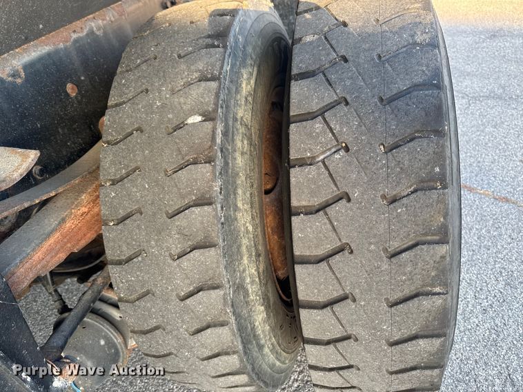 image for item EA2057 2014 Freightliner 108SD dump truck