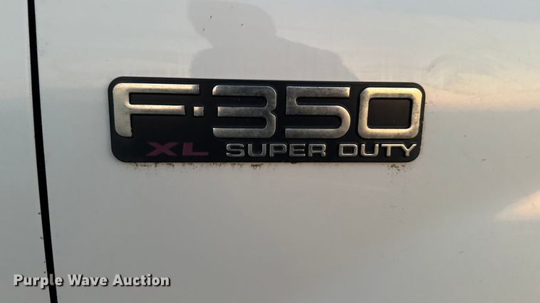 image for item EA2092 2000 Ford F350 Super Duty flatbed pickup truck