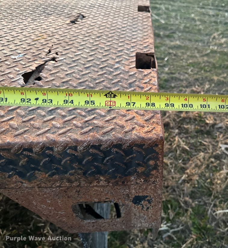 image for item EA2092 2000 Ford F350 Super Duty flatbed pickup truck