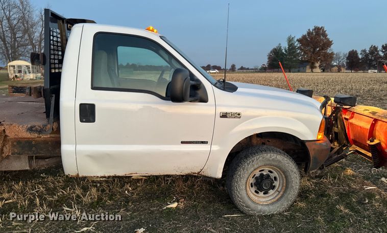 image for item EA2092 2000 Ford F350 Super Duty flatbed pickup truck