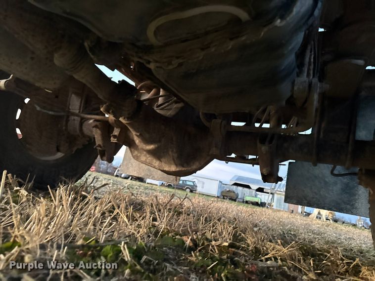 image for item EA2092 2000 Ford F350 Super Duty flatbed pickup truck