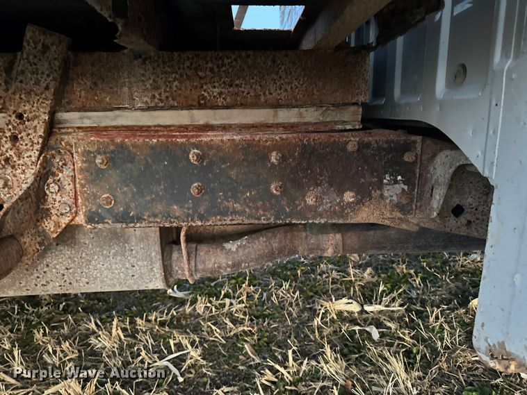 image for item EA2092 2000 Ford F350 Super Duty flatbed pickup truck