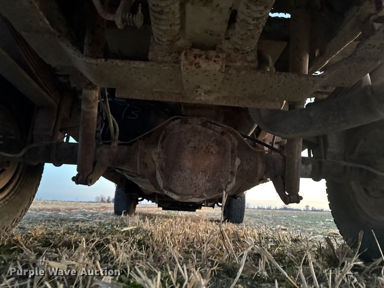 image for item EA2092 2000 Ford F350 Super Duty flatbed pickup truck