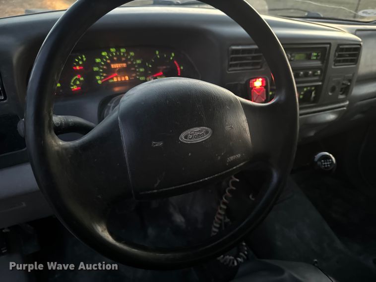 image for item EA2092 2000 Ford F350 Super Duty flatbed pickup truck