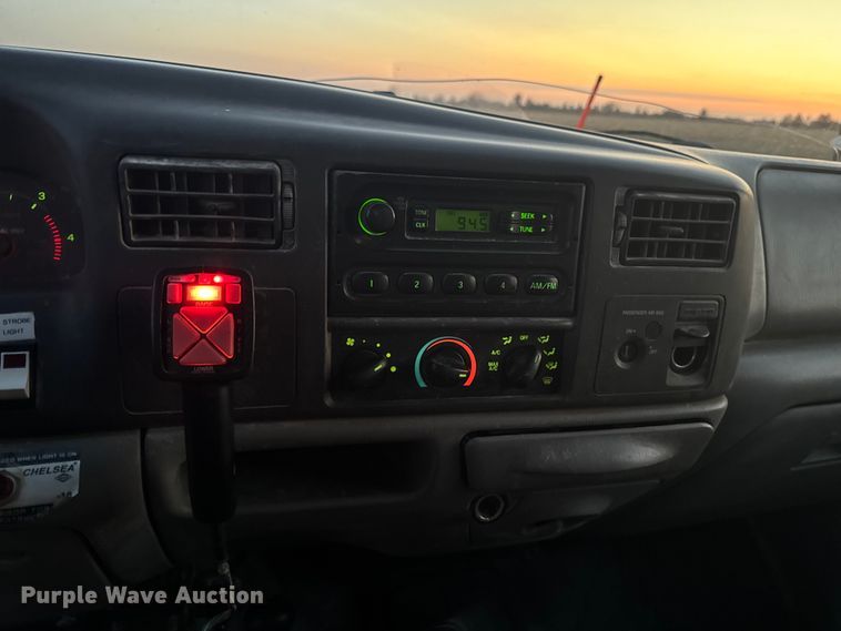 image for item EA2092 2000 Ford F350 Super Duty flatbed pickup truck