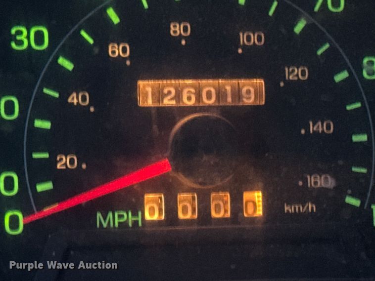 image for item EA2092 2000 Ford F350 Super Duty flatbed pickup truck