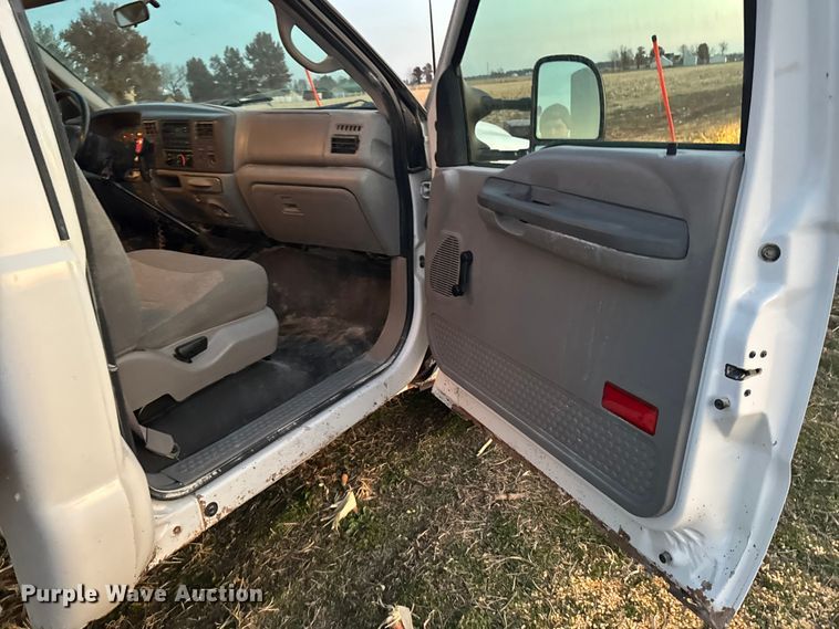 image for item EA2092 2000 Ford F350 Super Duty flatbed pickup truck