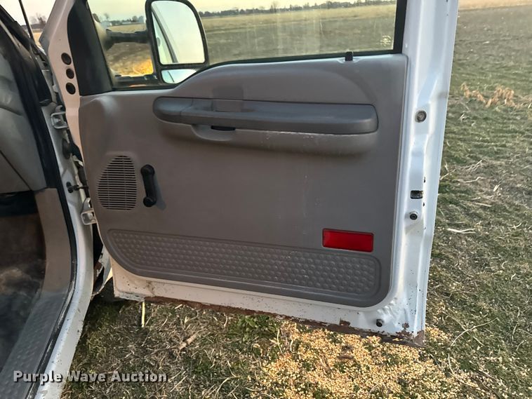 image for item EA2092 2000 Ford F350 Super Duty flatbed pickup truck