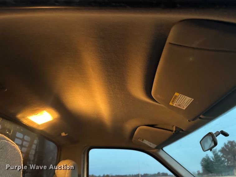 image for item EA2092 2000 Ford F350 Super Duty flatbed pickup truck