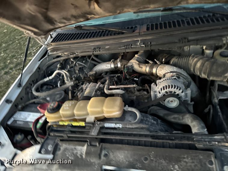 image for item EA2092 2000 Ford F350 Super Duty flatbed pickup truck