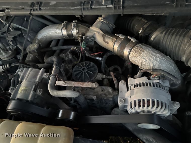 image for item EA2092 2000 Ford F350 Super Duty flatbed pickup truck