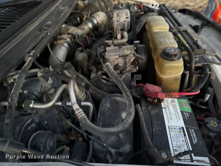 image for item EA2092 2000 Ford F350 Super Duty flatbed pickup truck