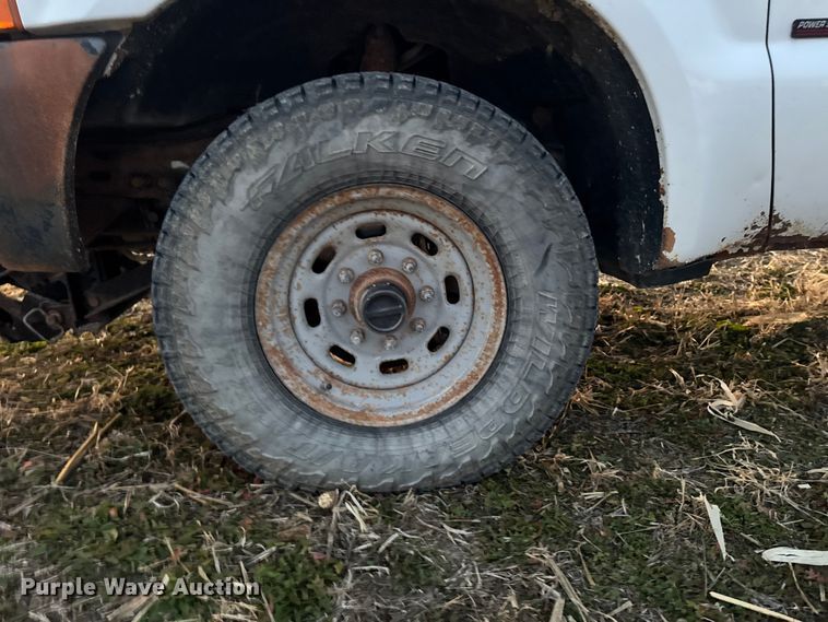 image for item EA2092 2000 Ford F350 Super Duty flatbed pickup truck