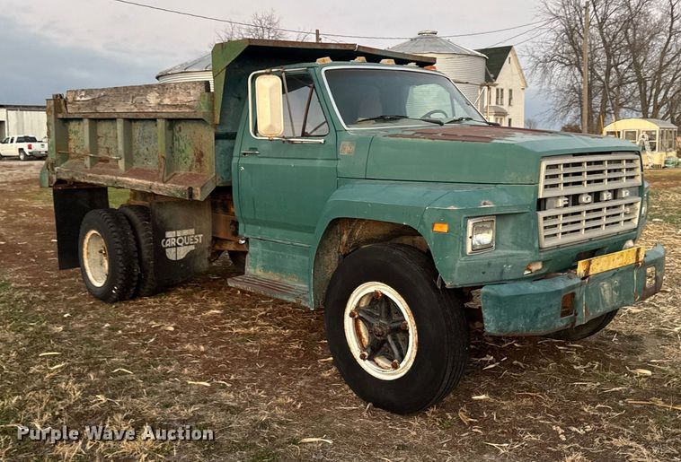 image for item EA2093 1980 Ford F700 dump truck