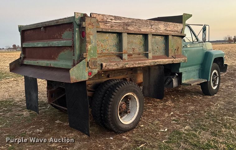image for item EA2093 1980 Ford F700 dump truck
