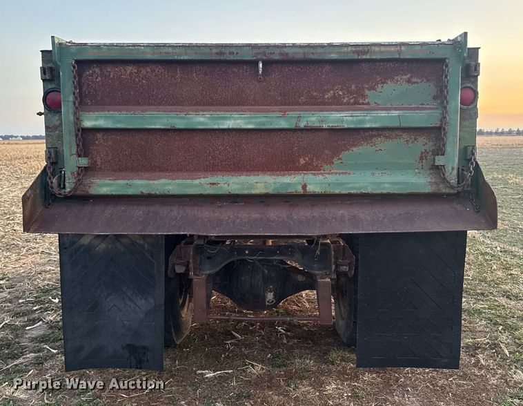 image for item EA2093 1980 Ford F700 dump truck