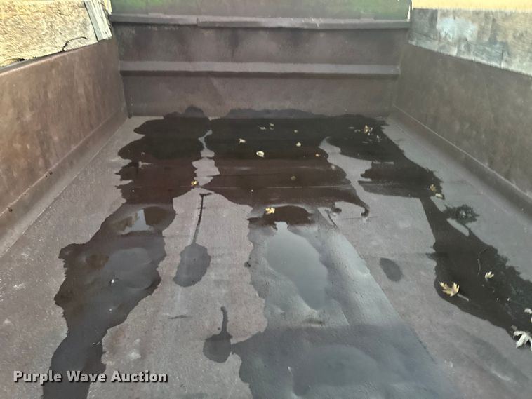 image for item EA2093 1980 Ford F700 dump truck