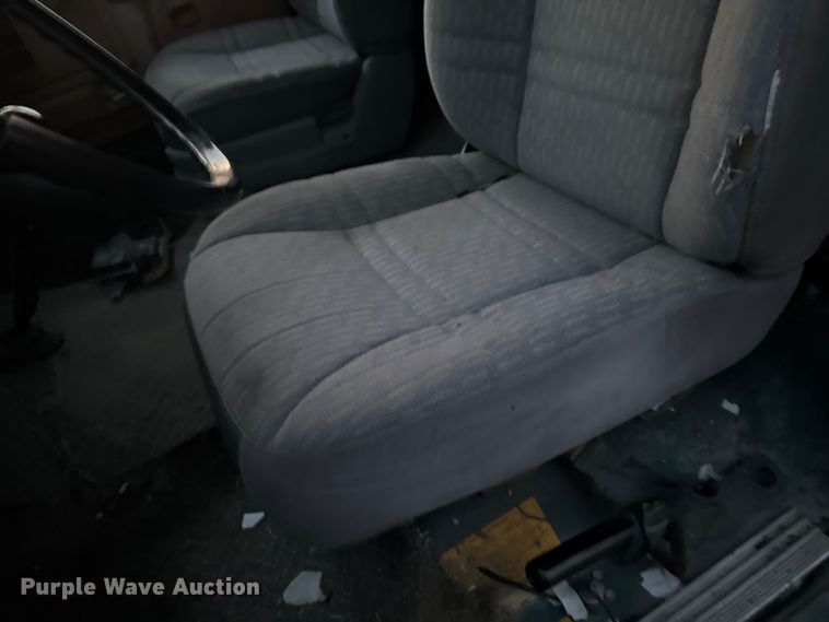 image for item EA2093 1980 Ford F700 dump truck