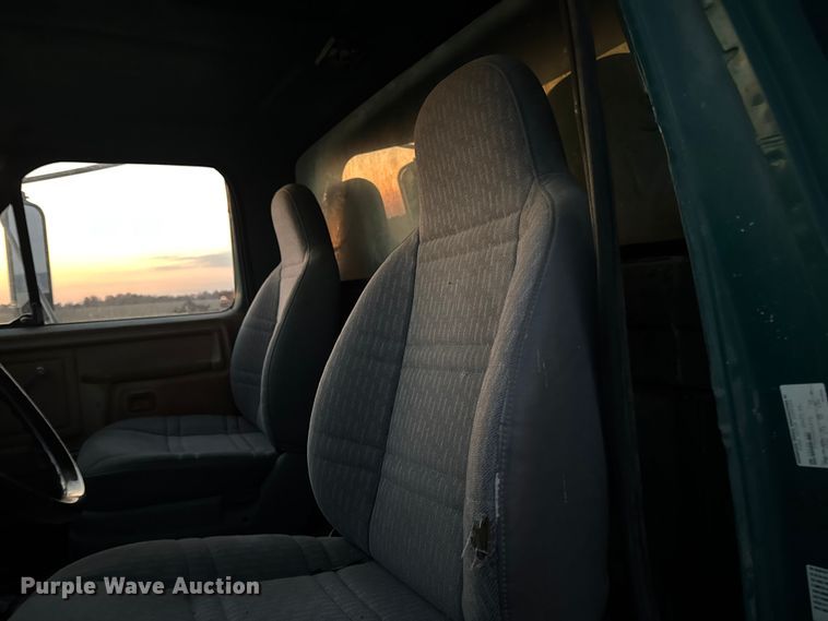 image for item EA2093 1980 Ford F700 dump truck