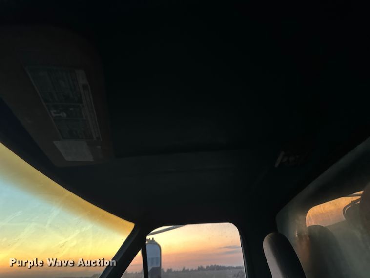 image for item EA2093 1980 Ford F700 dump truck