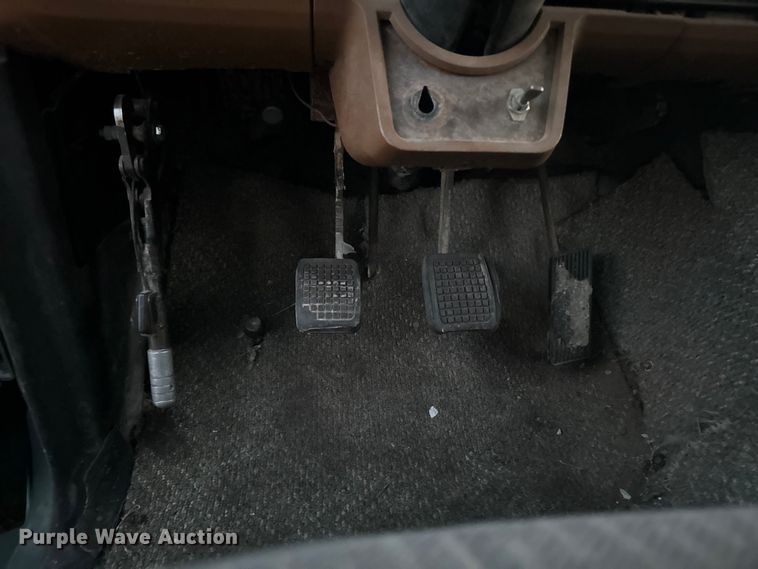 image for item EA2093 1980 Ford F700 dump truck