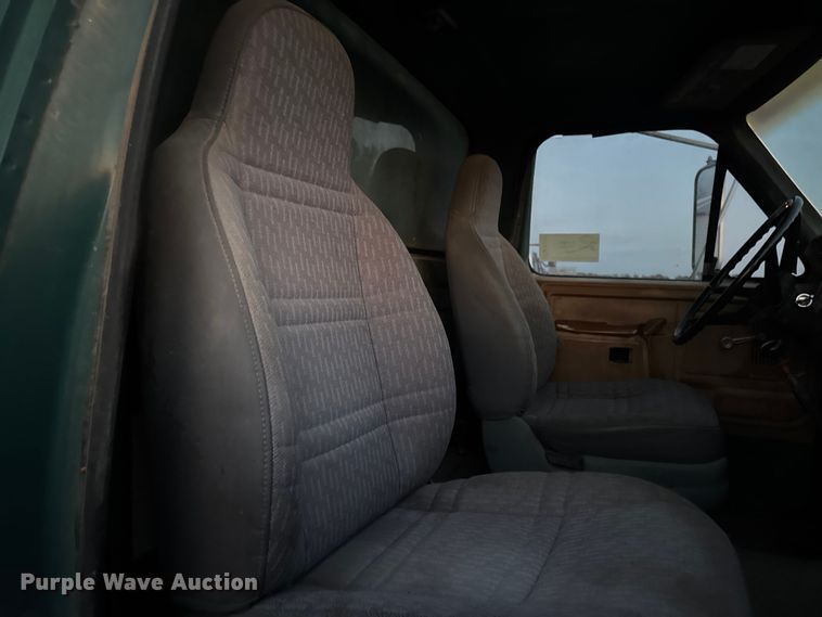 image for item EA2093 1980 Ford F700 dump truck