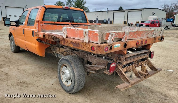 image for item EA2728 2005 Ford F250 Super Duty Crew Cab dump bed pickup truck