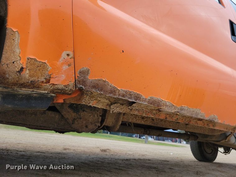 image for item EA2728 2005 Ford F250 Super Duty Crew Cab dump bed pickup truck