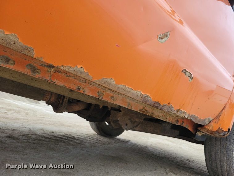 image for item EA2728 2005 Ford F250 Super Duty Crew Cab dump bed pickup truck