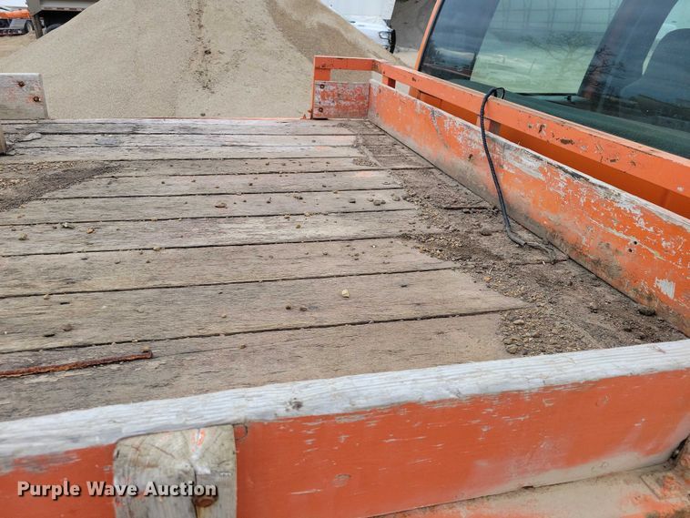 image for item EA2728 2005 Ford F250 Super Duty Crew Cab dump bed pickup truck