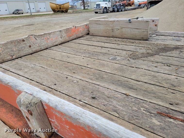 image for item EA2728 2005 Ford F250 Super Duty Crew Cab dump bed pickup truck