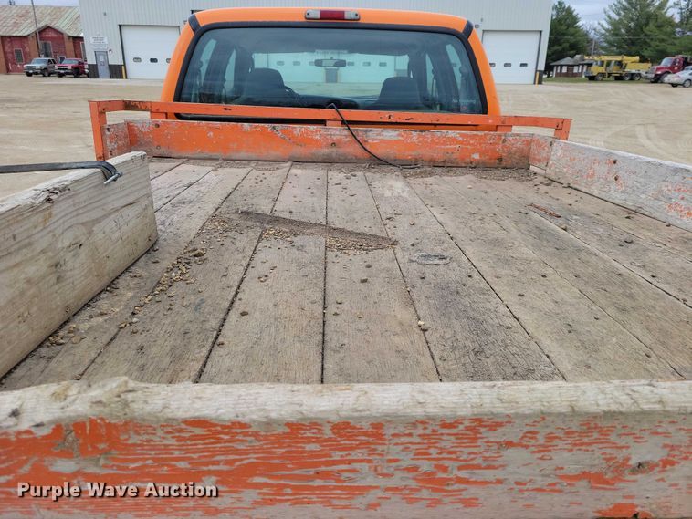 image for item EA2728 2005 Ford F250 Super Duty Crew Cab dump bed pickup truck