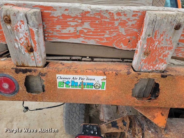 image for item EA2728 2005 Ford F250 Super Duty Crew Cab dump bed pickup truck