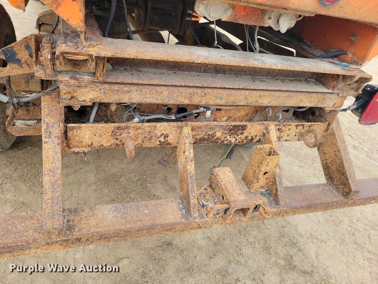 image for item EA2728 2005 Ford F250 Super Duty Crew Cab dump bed pickup truck