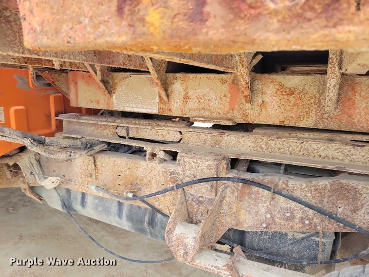 image for item EA2728 2005 Ford F250 Super Duty Crew Cab dump bed pickup truck