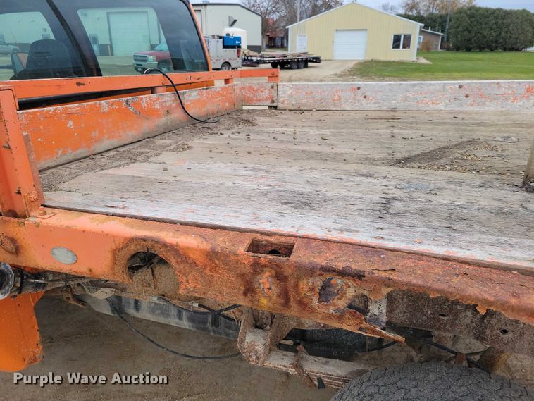 image for item EA2728 2005 Ford F250 Super Duty Crew Cab dump bed pickup truck