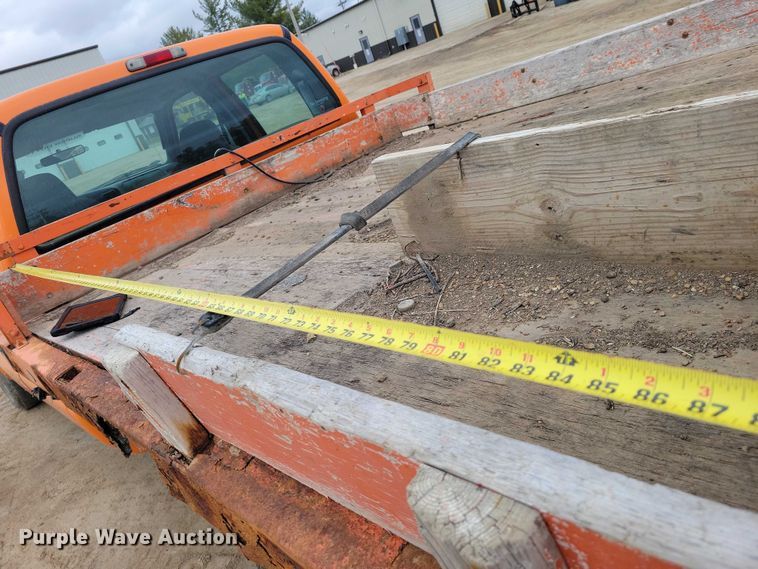 image for item EA2728 2005 Ford F250 Super Duty Crew Cab dump bed pickup truck