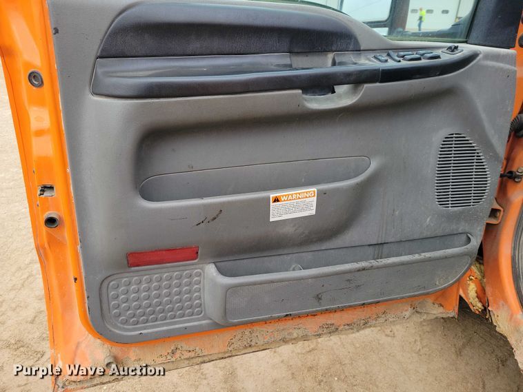 image for item EA2728 2005 Ford F250 Super Duty Crew Cab dump bed pickup truck