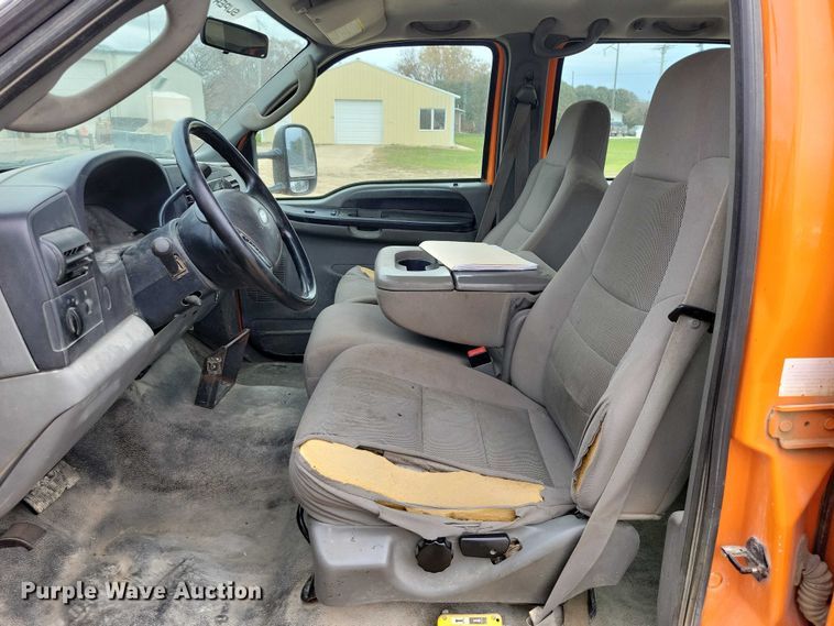 image for item EA2728 2005 Ford F250 Super Duty Crew Cab dump bed pickup truck